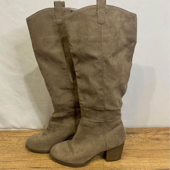 Copy - Woman’s tall faux suede boots. Size 9. Dark taupe. New condition. Small … - Picture 1 of 9
